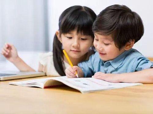 如何陪孩子寫作業？